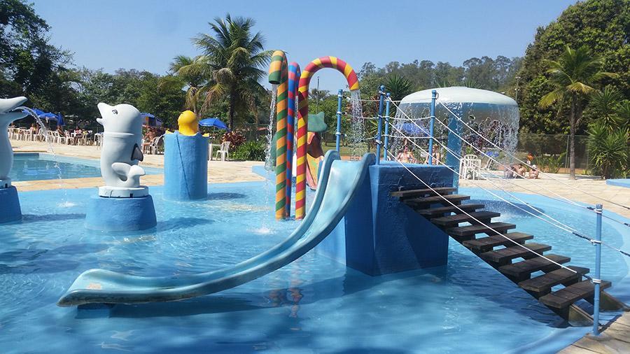 Pensão Vale Do Ipe Country Club